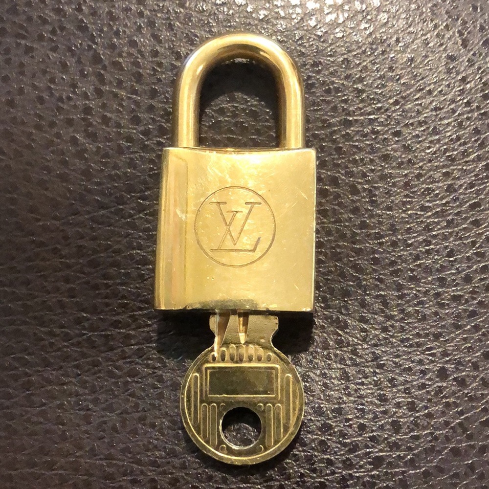 Vintage LV Louis Vuitton Padlock Lock & Key 206